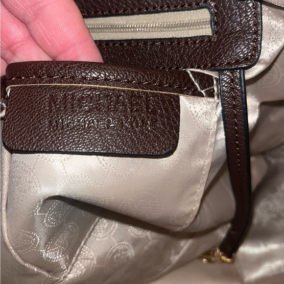 Michael Kors Brown Jet Set Bag/tote. Genuine leather with gold tone chain - Picture 14 of 16